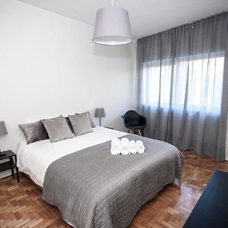Downtown 3 Bedroom With Balcony - Quiet Street - Family Friendly - Groups Порту Экстерьер фото
