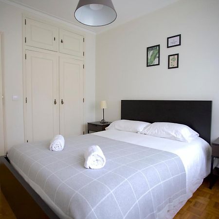 Downtown 3 Bedroom With Balcony - Quiet Street - Family Friendly - Groups Порту Экстерьер фото