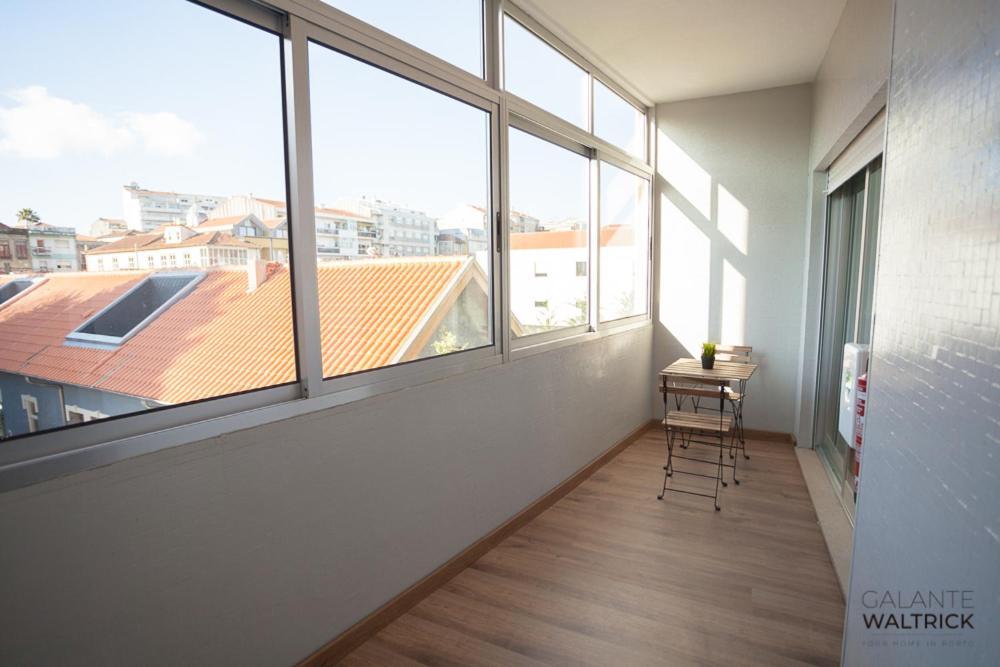 Downtown 3 Bedroom With Balcony - Quiet Street - Family Friendly - Groups Порту Экстерьер фото
