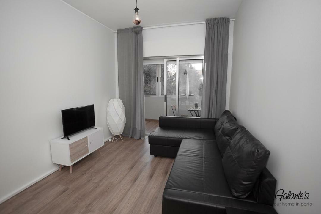 Downtown 3 Bedroom With Balcony - Quiet Street - Family Friendly - Groups Порту Экстерьер фото